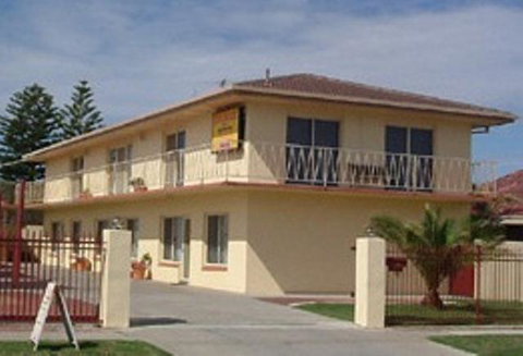 Esplanade Apartments At West Beach - Kempsey Accommodation 1