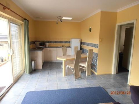 Esplanade Apartments At West Beach - Kempsey Accommodation 6