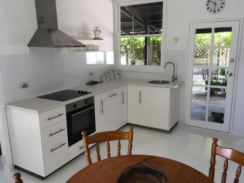 Hilltop Too - Kempsey Accommodation 2