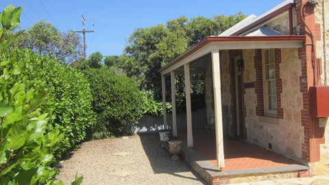 Gainsborough Cottage - Kempsey Accommodation 5