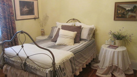 Gainsborough Cottage - Kempsey Accommodation 9