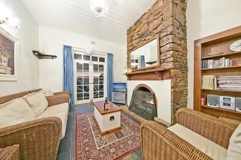 Vineyard Cottage BnB - Kempsey Accommodation 3