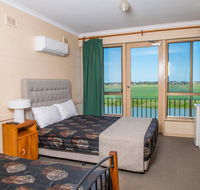 Tailem Bend Riverside Hotel - Kempsey Accommodation
