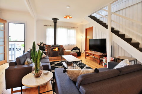 Hudson Bay @ Basin View-Pet Friendly-15 Mins To Hyams Beach - Kempsey Accommodation 0
