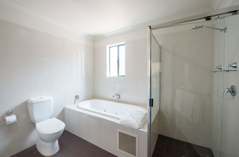 Clare Country Club - Kempsey Accommodation 12