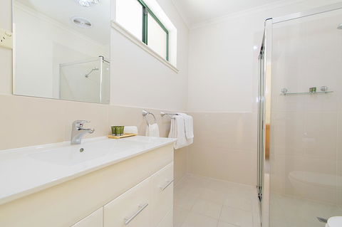 Clare Country Club - Kempsey Accommodation 9