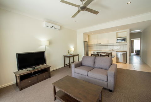Clare Country Club - Kempsey Accommodation 13