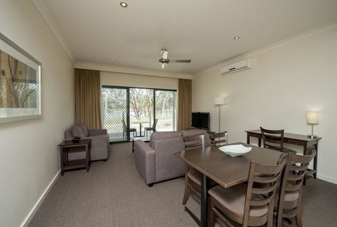 Clare Country Club - Kempsey Accommodation 14