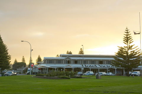 Nightcap At Hotel Victor - Kempsey Accommodation 0