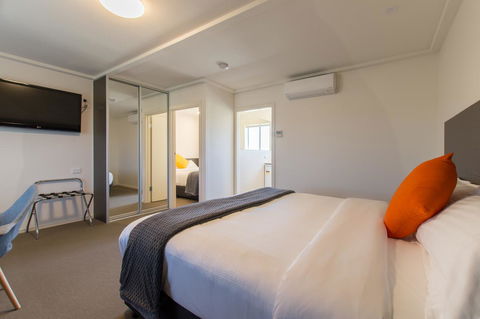 Mick O\'Sheas - Kempsey Accommodation 14