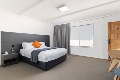 Mick O\'Sheas - Kempsey Accommodation 4