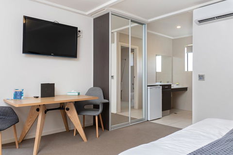 Mick O\'Sheas - Kempsey Accommodation 1