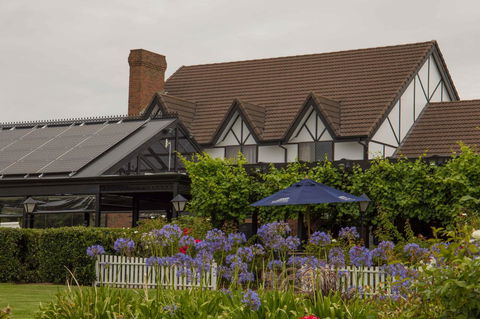 Mick O\'Sheas - Kempsey Accommodation 37