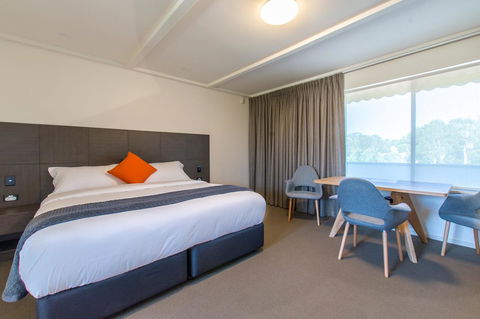 Mick O\'Sheas - Kempsey Accommodation 16