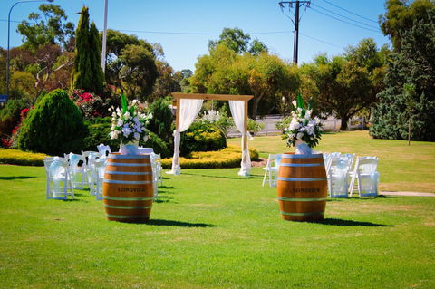 Mick O\'Sheas - Kempsey Accommodation 12