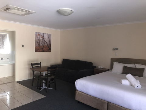 Clare Central - Kempsey Accommodation 4