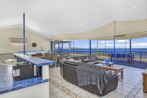 Sail Away - Kempsey Accommodation 4