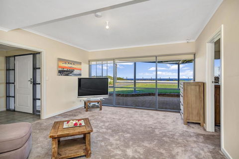 Sail Away - Kempsey Accommodation 12