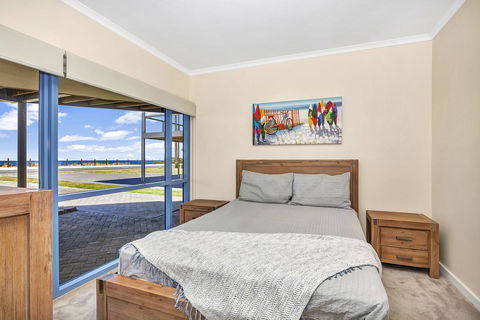 Sail Away - Kempsey Accommodation 8