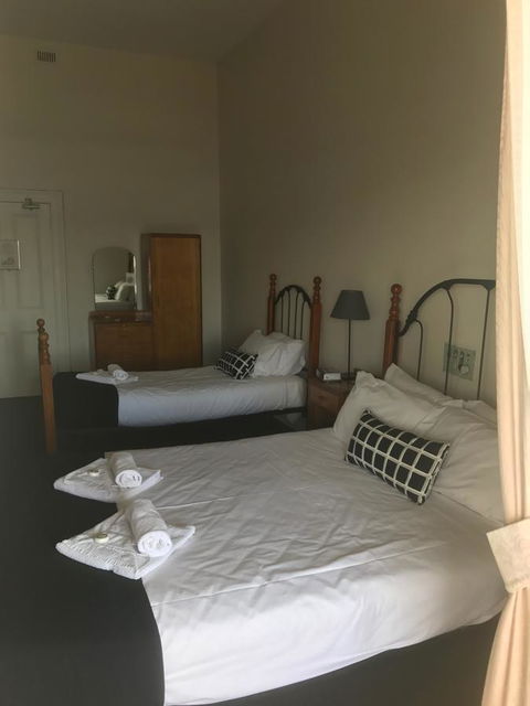 Grosvenor Hotel - Kempsey Accommodation 9