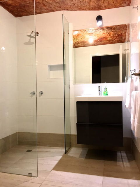 The Lookout Cave Underground Motel - Kempsey Accommodation 11