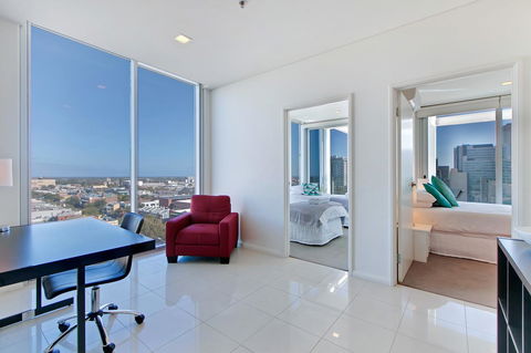 Light And Spacious, Stunning Views Of Adelaide - Kempsey Accommodation 7
