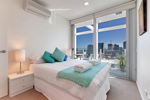 Light And Spacious, Stunning Views Of Adelaide - Kempsey Accommodation 5