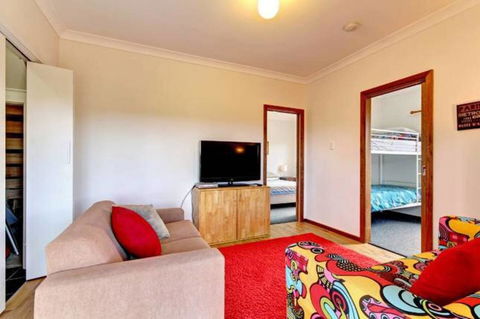 SeaWatch-Sea Views - Kempsey Accommodation 4