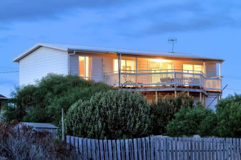 SeaWatch-Sea Views - Kempsey Accommodation 0