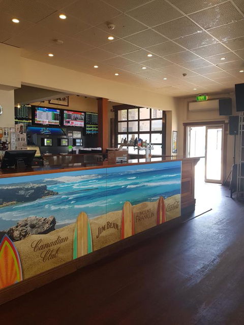 Pier Hotel Port Lincoln - Kempsey Accommodation 2