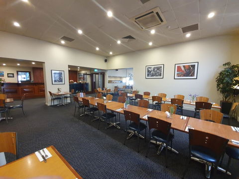 Pier Hotel Port Lincoln - Kempsey Accommodation 9