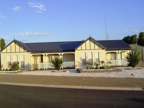 Moontana - Kempsey Accommodation 0