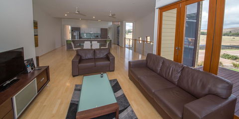 South Shores Yellowfin Villa 96 - South Shores Normanville - Kempsey Accommodation 1