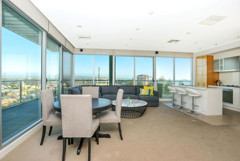 Glenelg Skyline Penthouse - Kempsey Accommodation 7