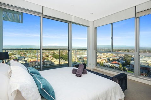 Glenelg Skyline Penthouse - Kempsey Accommodation 43