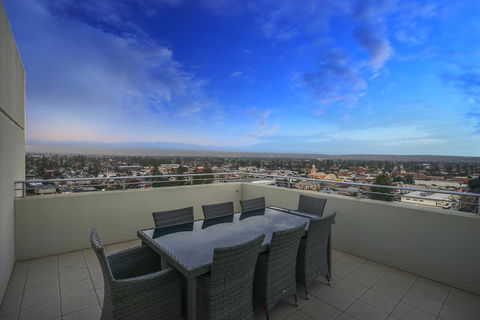 Glenelg Skyline Penthouse - Kempsey Accommodation 34