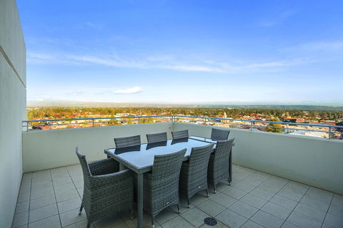 Glenelg Skyline Penthouse - Kempsey Accommodation 39