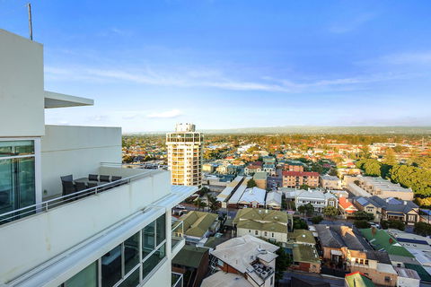 Glenelg Skyline Penthouse - Kempsey Accommodation 17
