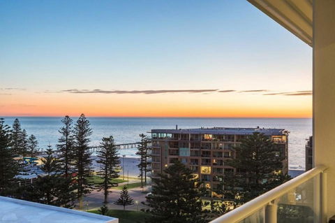 Glenelg Skyline Penthouse - Kempsey Accommodation 3