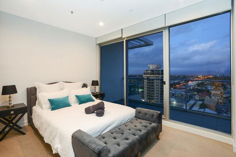 Glenelg Skyline Penthouse - Kempsey Accommodation 33