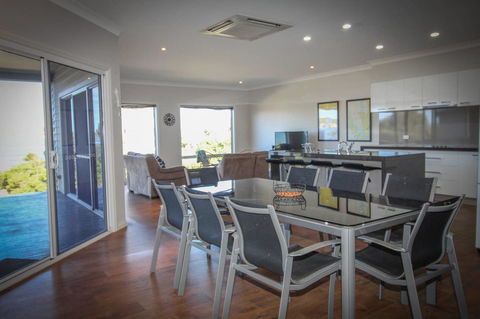 Waterfront On Osprey - Kempsey Accommodation 14