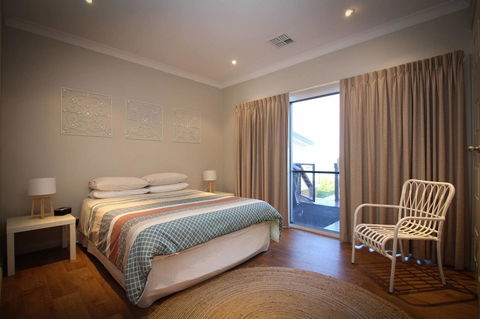 Waterfront On Osprey - Kempsey Accommodation 15