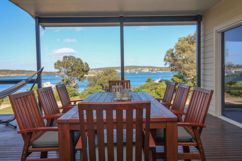 Waterfront On Osprey - Kempsey Accommodation 20