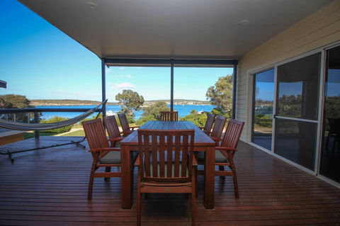 Waterfront On Osprey - Kempsey Accommodation 12
