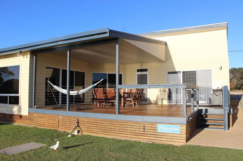 Waterfront On Osprey - Kempsey Accommodation 0