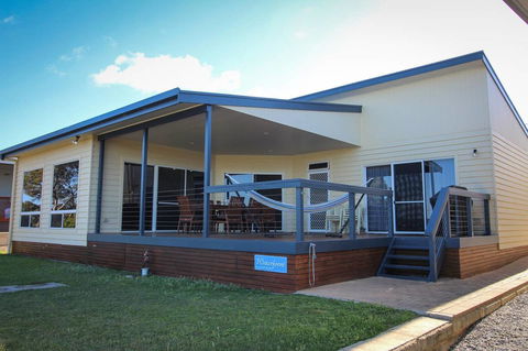 Waterfront On Osprey - Kempsey Accommodation 18