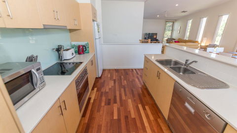 South Shores Villa 31 - South Shores Normanville - Kempsey Accommodation 4
