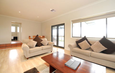 The Barn Accommodation - Kempsey Accommodation 41