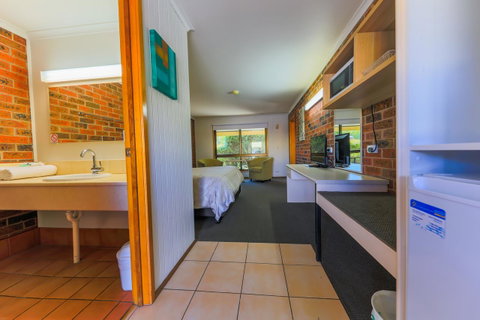 Country Roads Motor Inn Naracoorte - Kempsey Accommodation 12