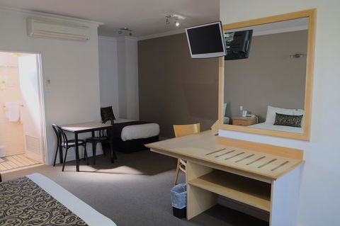 Berri Hotel - Kempsey Accommodation 24